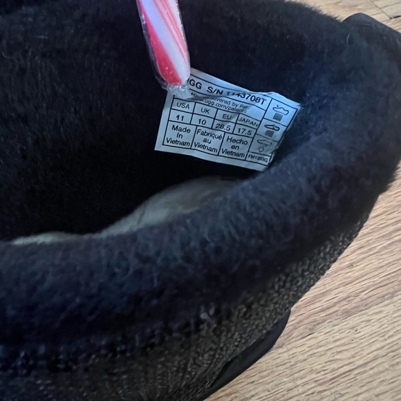 Girls Sequin UGGs - Picture 4 of 4